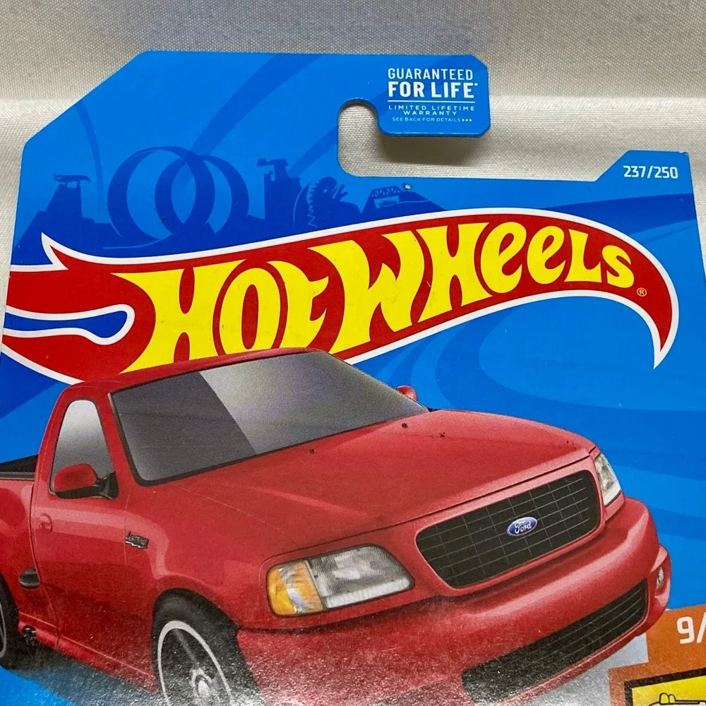 Hot Wheels '99 Ford F-150 SVT Lightning 237/250 HW Hot Trucks 9/10 Red 2020-2021
